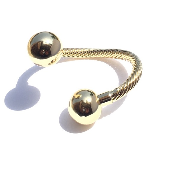 Jewelry - NEW! Gold Luxury Bracelet